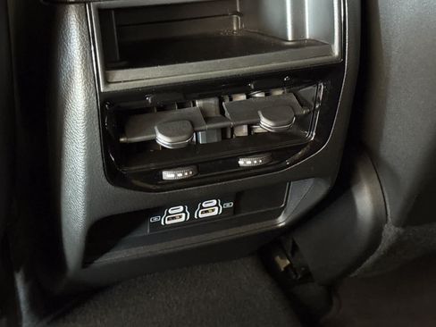 Used 2024 Jeep Grand Cherokee Laredo X AWD/4WD image 14