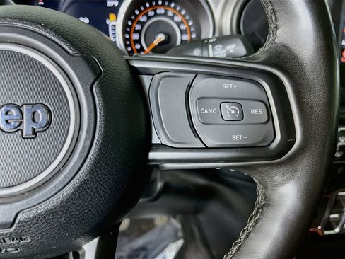 Used 2023 Jeep Gladiator Sport AWD/4WD image 17