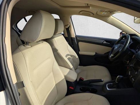 Used 2014 Volkswagen Jetta TDI image 17