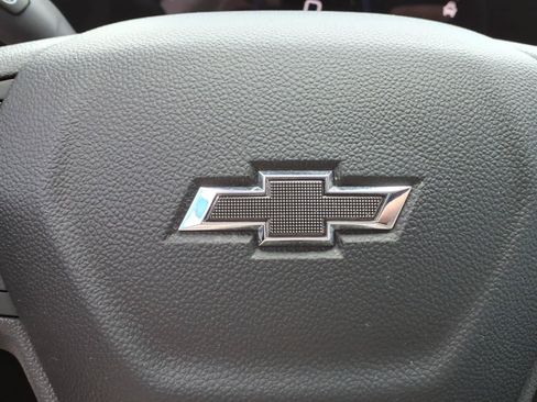 Certified 2025 Chevrolet Trax RS FWD image 15