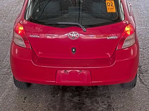 Used 2007 Toyota Yaris 2-Door Hatchback w/ Convenience Pkg FWD image 4