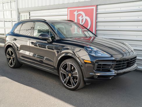 Used 2022 Porsche Cayenne image 45