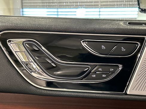 Certified 2023 Lincoln Navigator Reserve AWD/4WD image 22