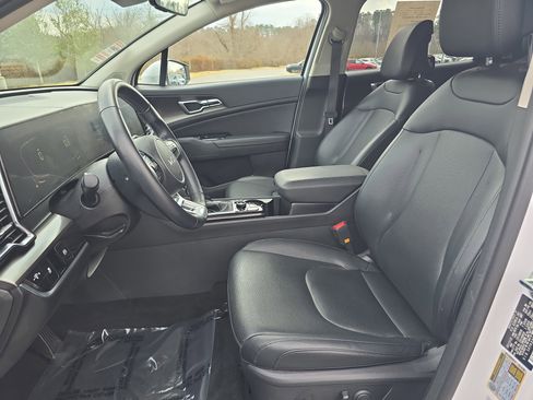 Used 2024 Kia Sportage EX image 14