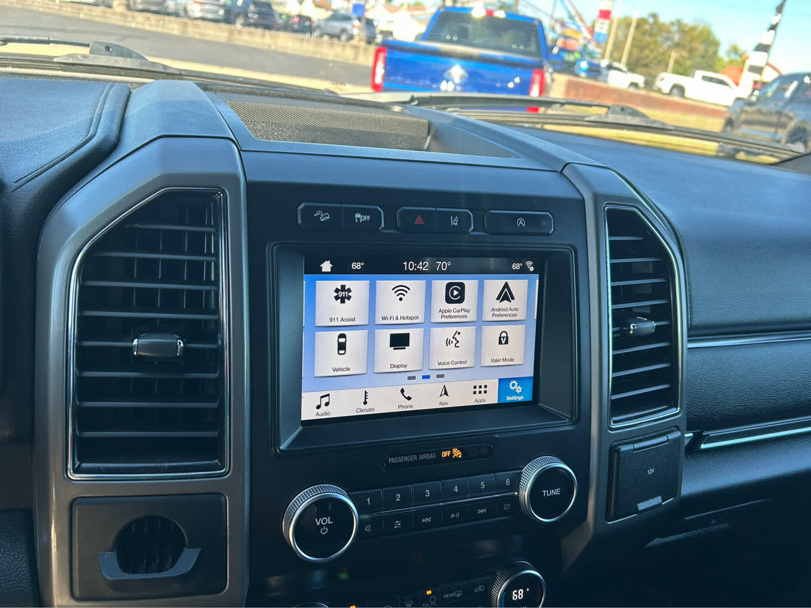 Used 2019 Ford Expedition XLT w/ Equipment Group 202A AWD/4WD image 44