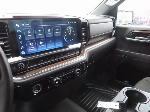 Used 2024 Chevrolet Silverado 1500 LT AWD/4WD image 36