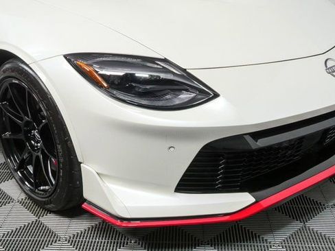 Used 2025 Nissan Z NISMO w/ Floor Mat Package RWD image 32