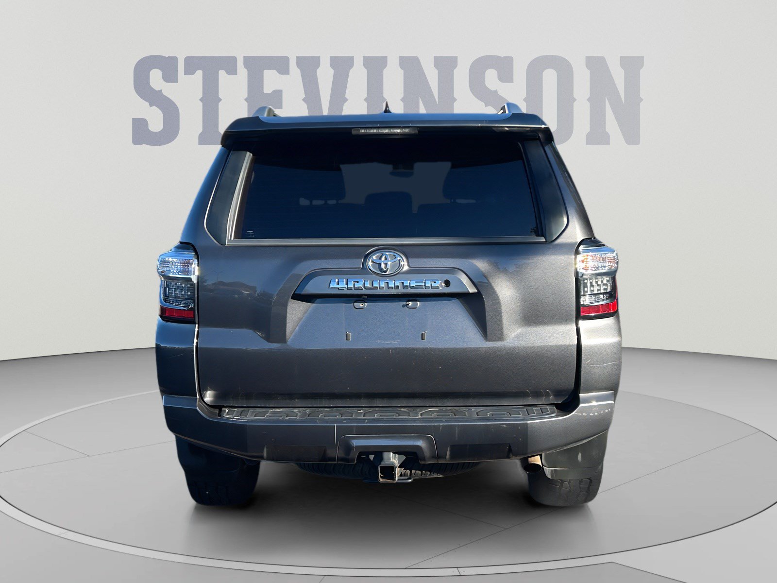 Used 2018 Toyota 4Runner SR5 RWD image 4