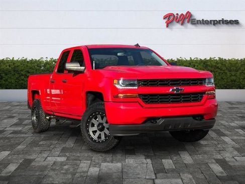 Used 2018 Chevrolet Silverado 1500 Custom w/ Custom Value Package image 51