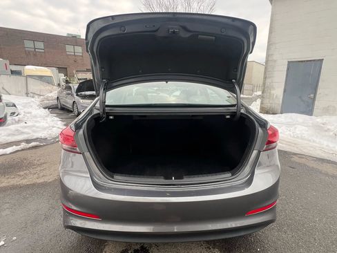 Used 2018 Hyundai Elantra SEL FWD image 9
