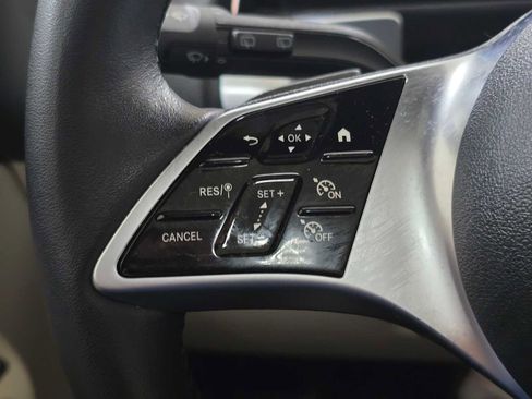 Used 2024 Mercedes-Benz GLB 250 4MATIC image 32