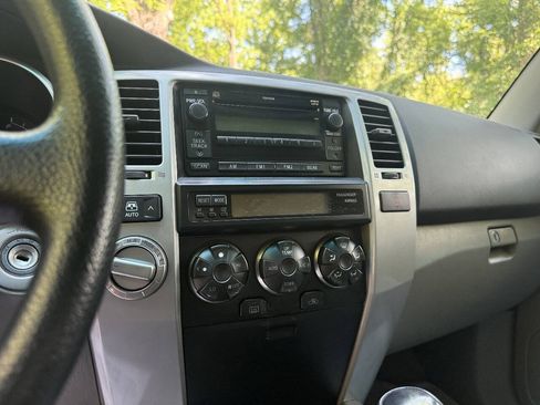 Used 2006 Toyota 4Runner SR5 AWD/4WD image 60