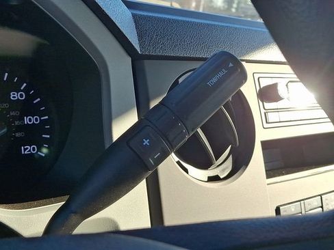 Used 2023 Ford F650 2WD Regular Cab Super Duty image 12