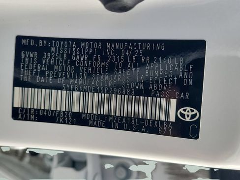 Used 2025 Toyota Corolla LE FWD image 25
