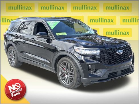 Used 2025 Ford Explorer ST image 1
