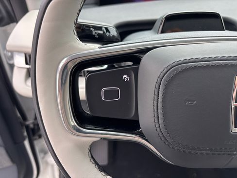 New 2026 Lincoln Navigator L Reserve AWD/4WD image 16