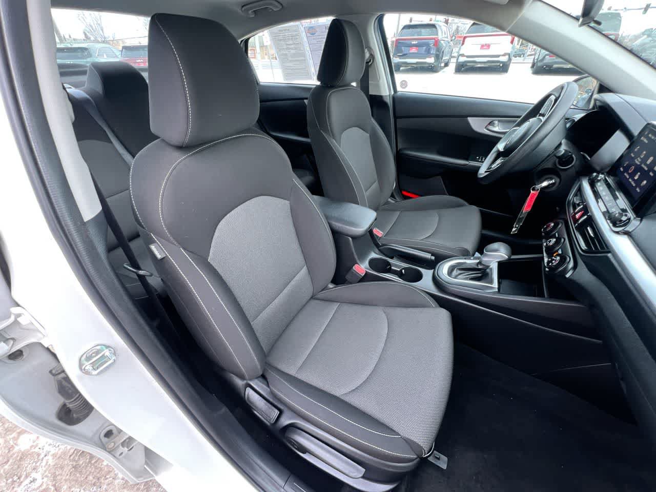 Used 2022 Kia Forte LXS FWD image 28