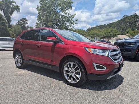 Used 2018 Ford Edge Titanium w/ Equipment Group 302A AWD/4WD image 2