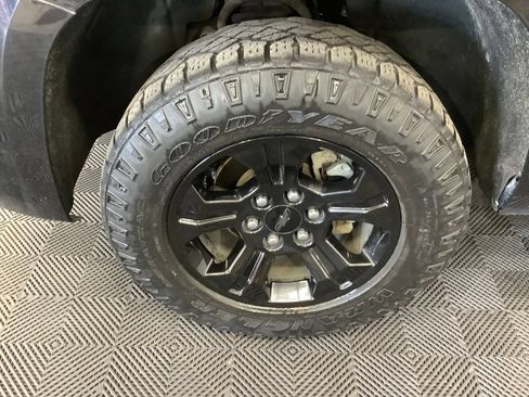 Used 2018 Chevrolet Tahoe LT AWD/4WD image 3