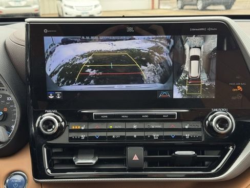 Certified 2022 Toyota Highlander Platinum image 4