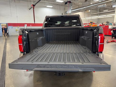 Certified 2026 Toyota Tacoma TRD Off-Road AWD/4WD image 32