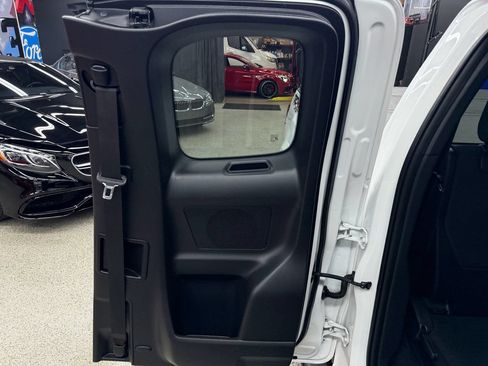 Used 2018 Toyota Tacoma TRD Sport AWD/4WD image 19