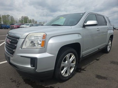 Used 2017 GMC Terrain SLE image 2