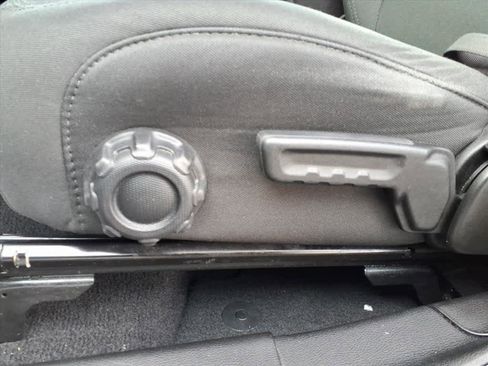 Used 2022 Jeep Gladiator Sport image 11