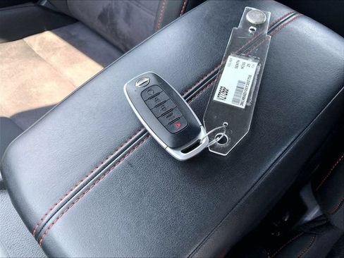 Used 2025 Nissan Sentra SR FWD image 20