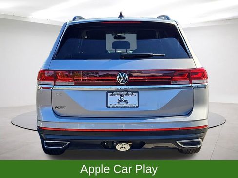 Used 2025 Volkswagen Atlas SE image 6
