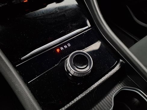 Used 2024 Jeep Grand Cherokee Laredo image 7