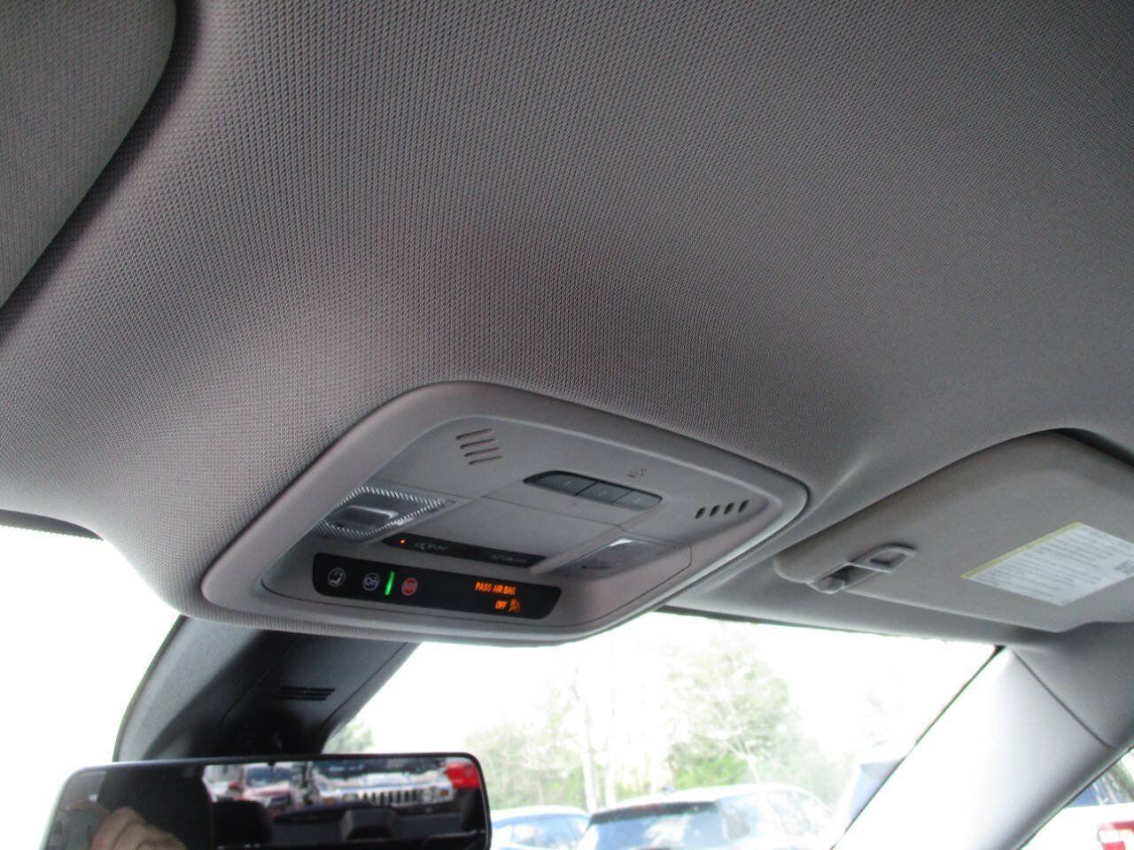 Used 2021 Chevrolet Traverse Premier AWD/4WD image 27