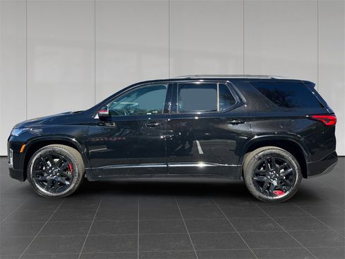 Used 2024 Chevrolet Traverse Premier w/ Redline Edition image 2