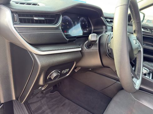 Used 2024 Jeep Grand Cherokee Altitude image 13