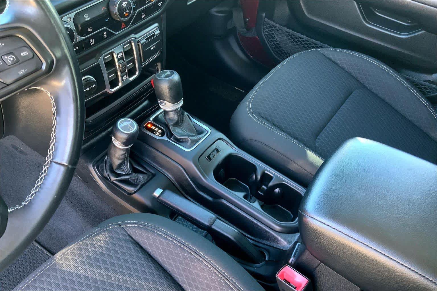 Used 2021 Jeep Wrangler Unlimited Sport AWD/4WD image 16