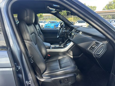 Used 2019 Land Rover Range Rover Sport SE AWD/4WD image 20
