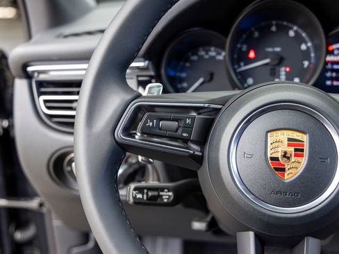 New 2026 Porsche Macan AWD/4WD image 32
