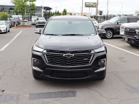 Used 2023 Chevrolet Traverse RS FWD image 3