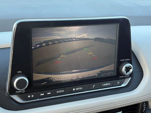 Certified 2023 Nissan Rogue SV image 24