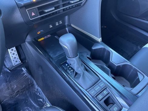 Used 2025 Toyota Camry SE image 27