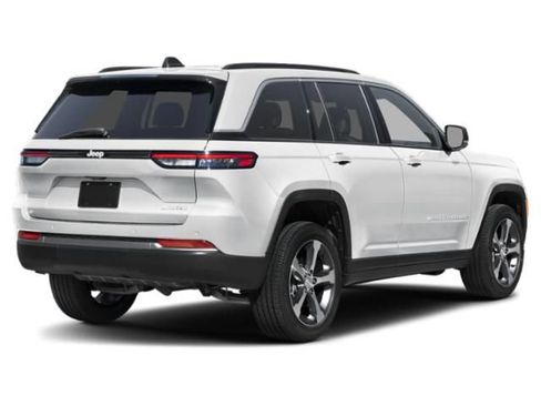 Used 2026 Jeep Grand Cherokee Limited AWD/4WD image 3