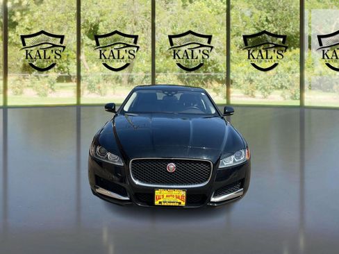 Used 2017 Jaguar XF Premium AWD/4WD image 2