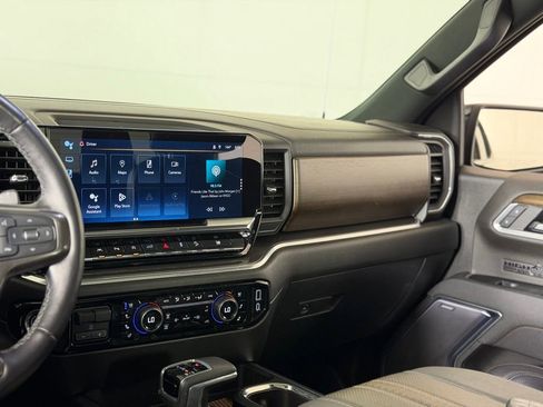 Certified 2025 Chevrolet Silverado 1500 High Country w/ Midnight Edition AWD/4WD image 19