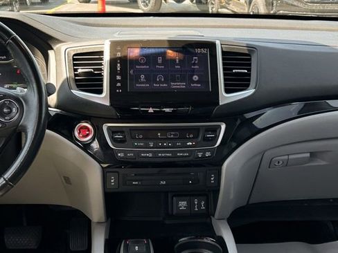 Used 2017 Honda Pilot Touring image 22