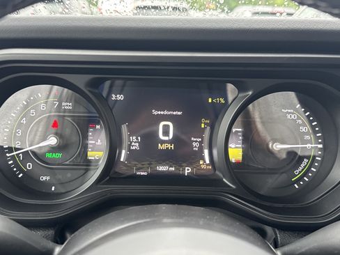 Used 2025 Jeep Wrangler Unlimited Rubicon 4xe w/ Convenience Group AWD/4WD image 11