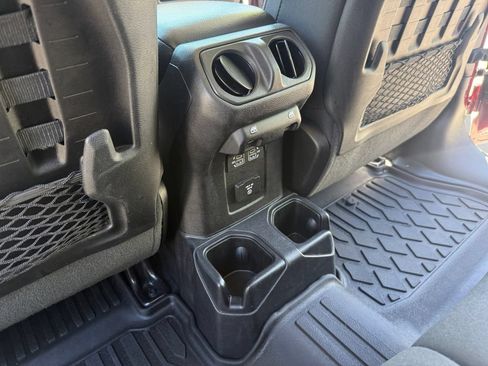 Used 2021 Jeep Wrangler Unlimited Rubicon w/ Steel Bumper Group AWD/4WD image 28