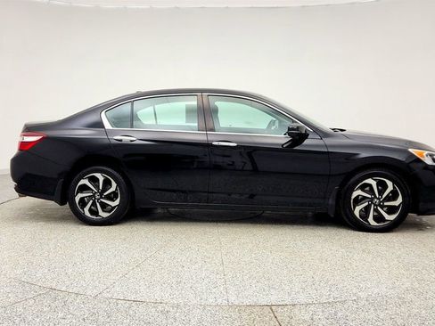 Used 2017 Honda Accord EX-L image 4