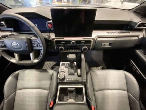 Certified 2024 Toyota Tacoma TRD Off-Road w/ TRD Off Road Premium Package image 23