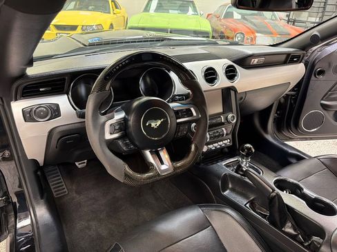 Used 2015 Ford Mustang GT Premium RWD image 25
