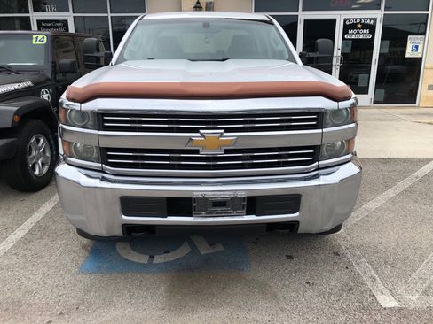 Used 2016 Chevrolet Silverado 2500 W/T AWD/4WD image 4
